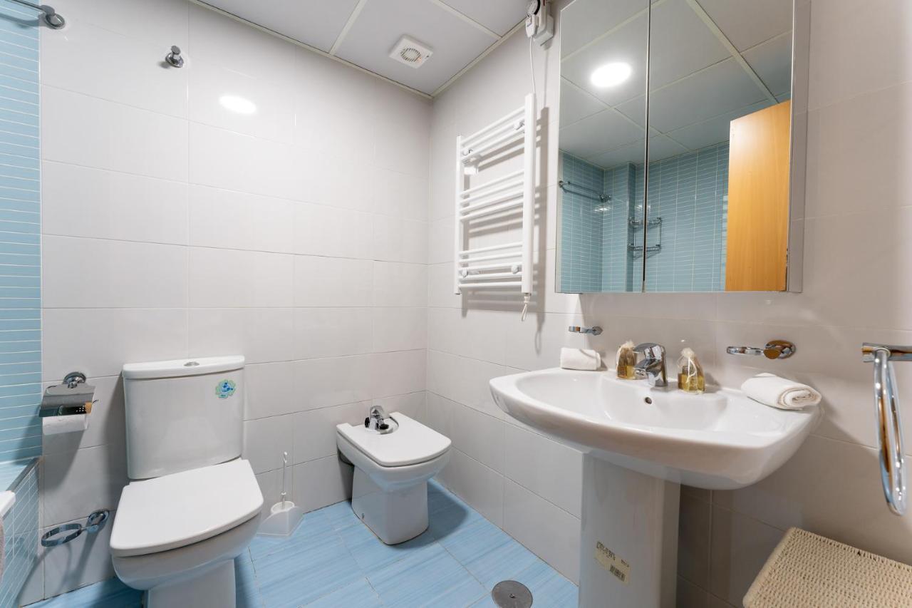 Spacious 2Bed Family Apartment In Puerto Marina Benalmadena Exterior photo